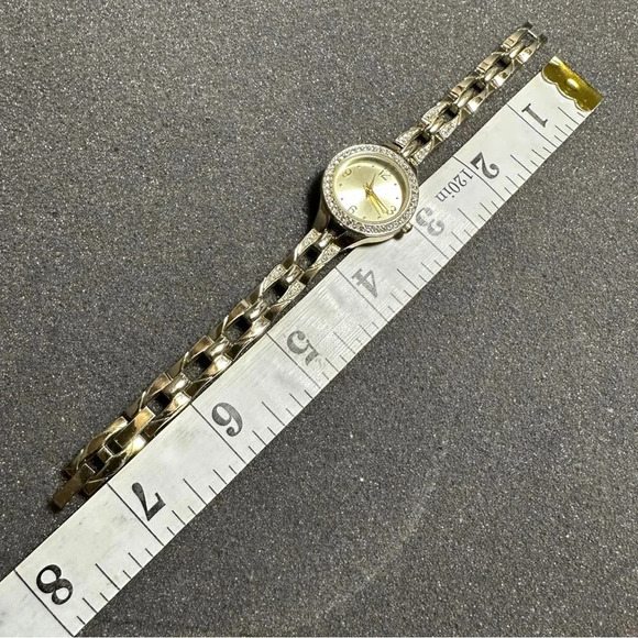 Ladies quartz cocktail watch diamond accent gold tone working with new battery - Picture 7 of 7